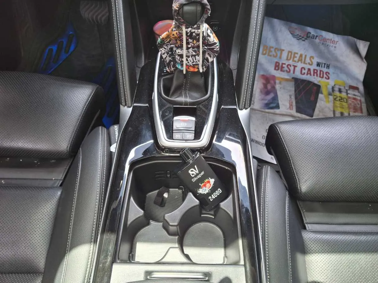 Car image 15