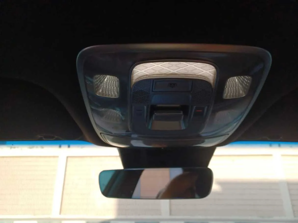 Car image 22