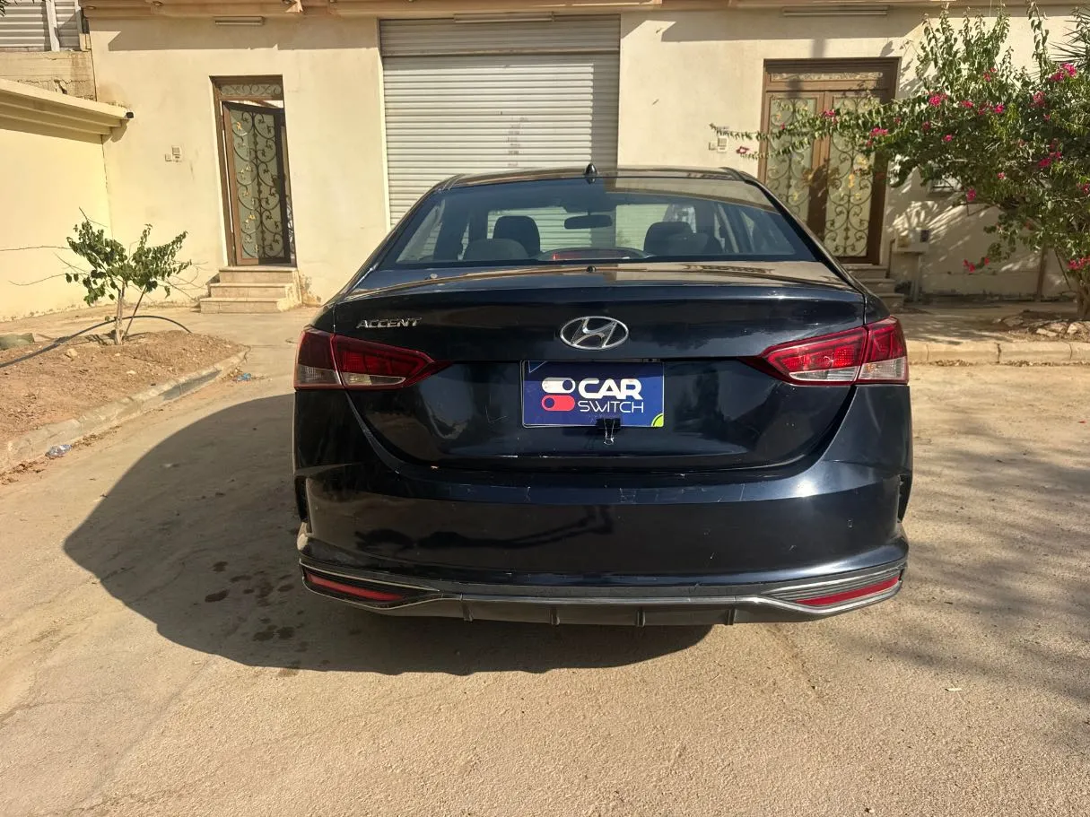 Car image 6