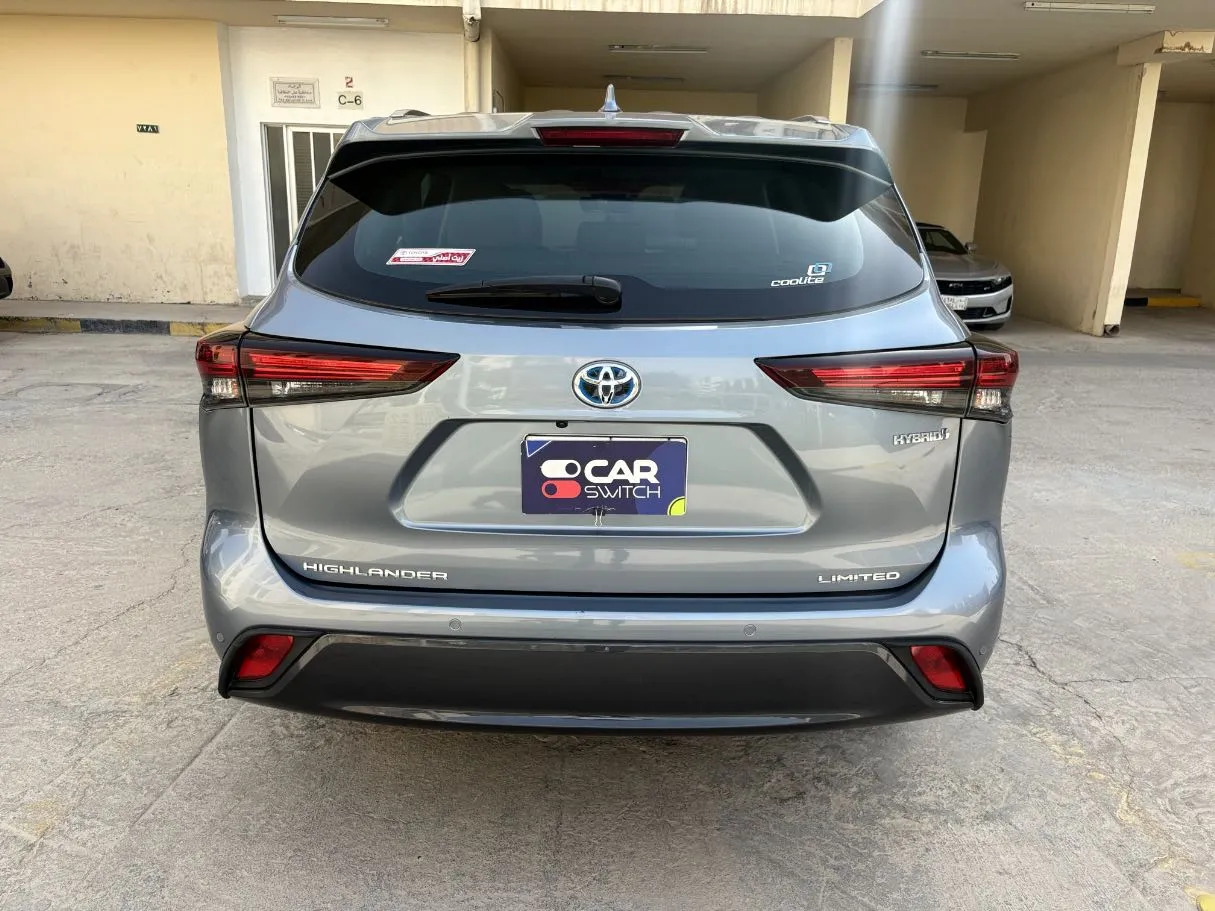 Car image 6