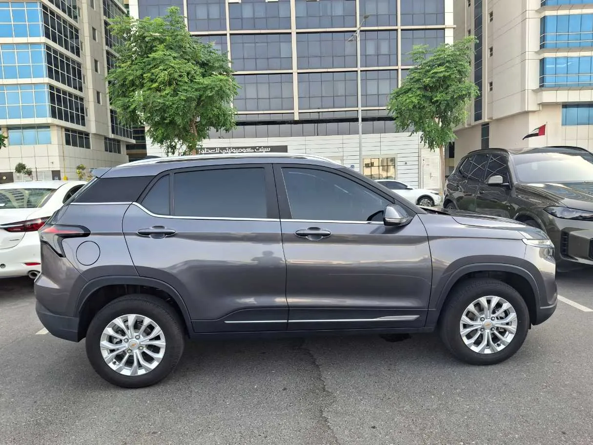 Car image 8