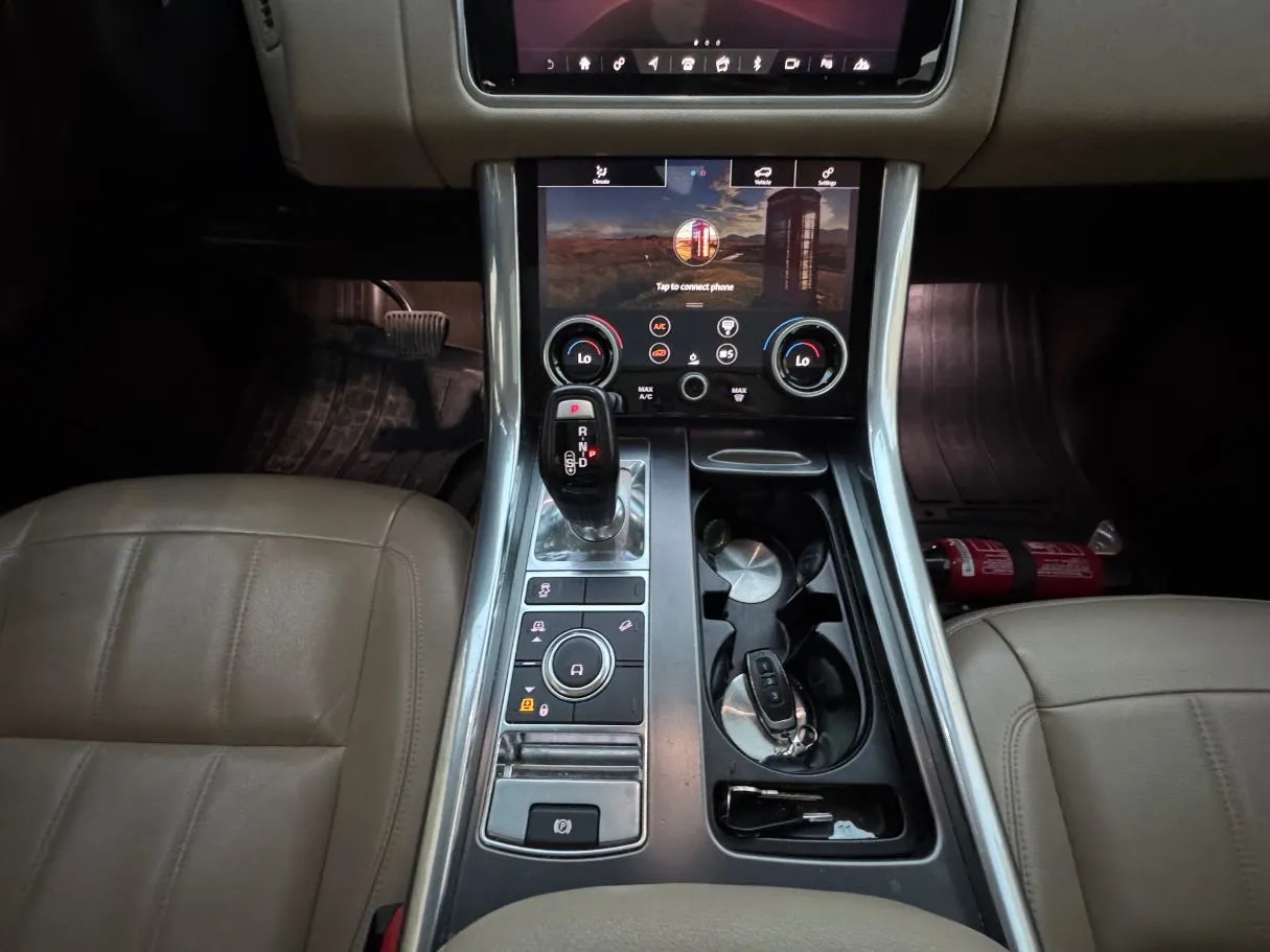 Car image 18