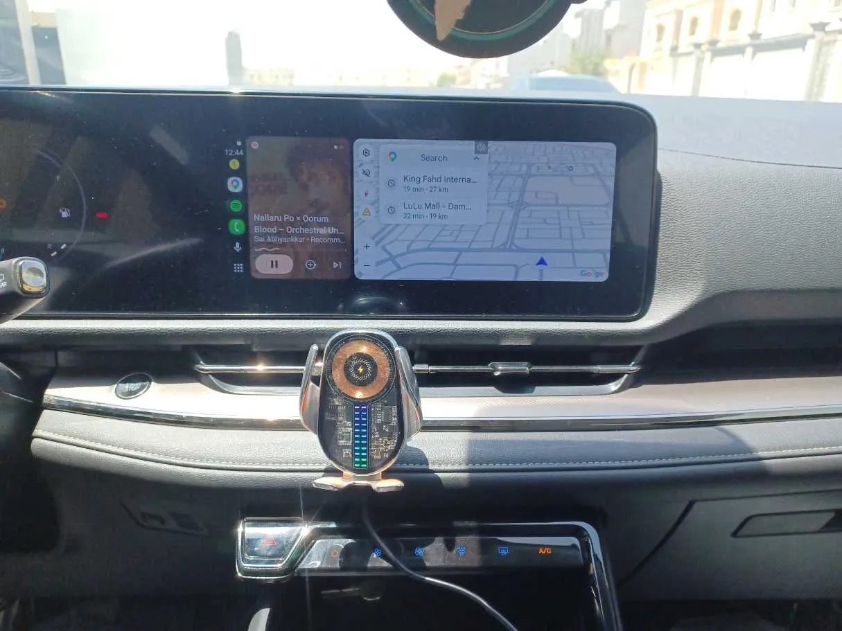 Car image 15