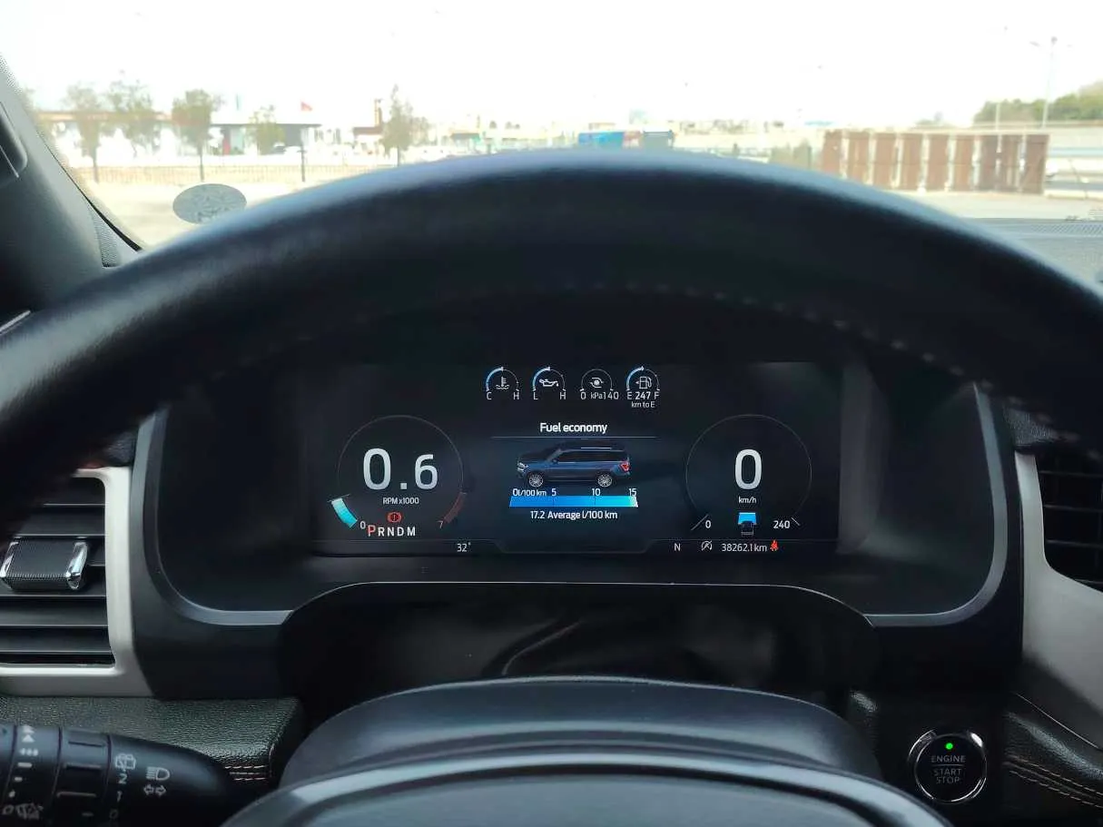Car image 26