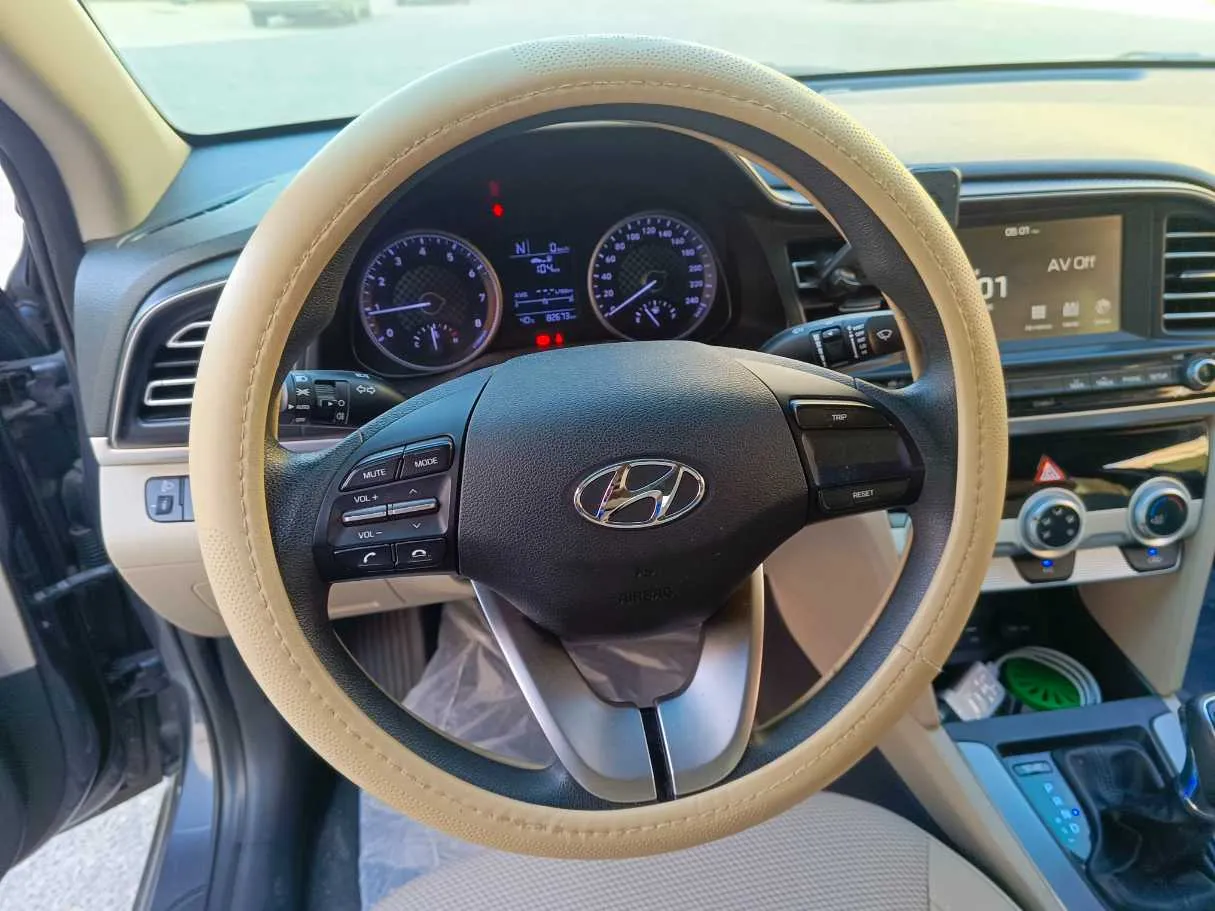 Car image 24