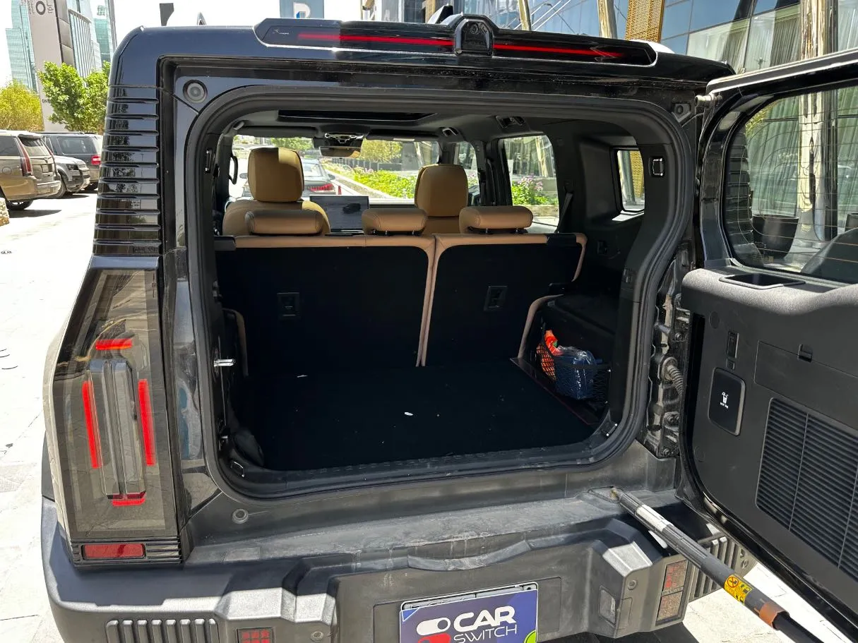 Car image 24