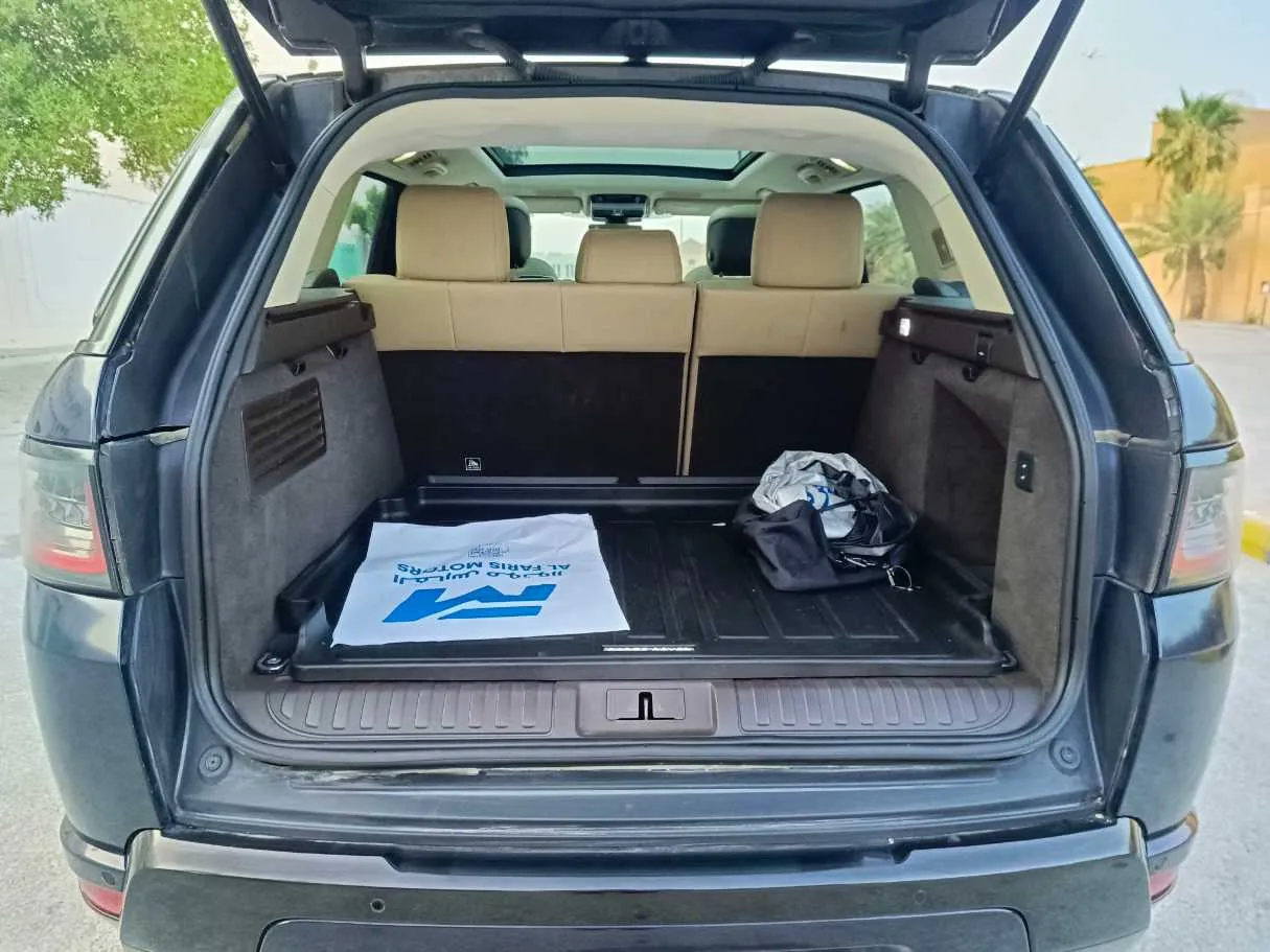 Car image 27
