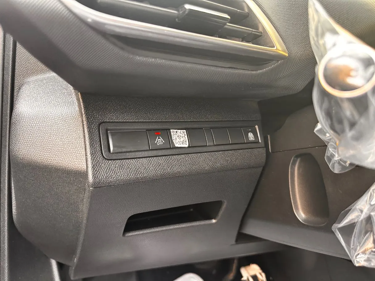 Car image 28
