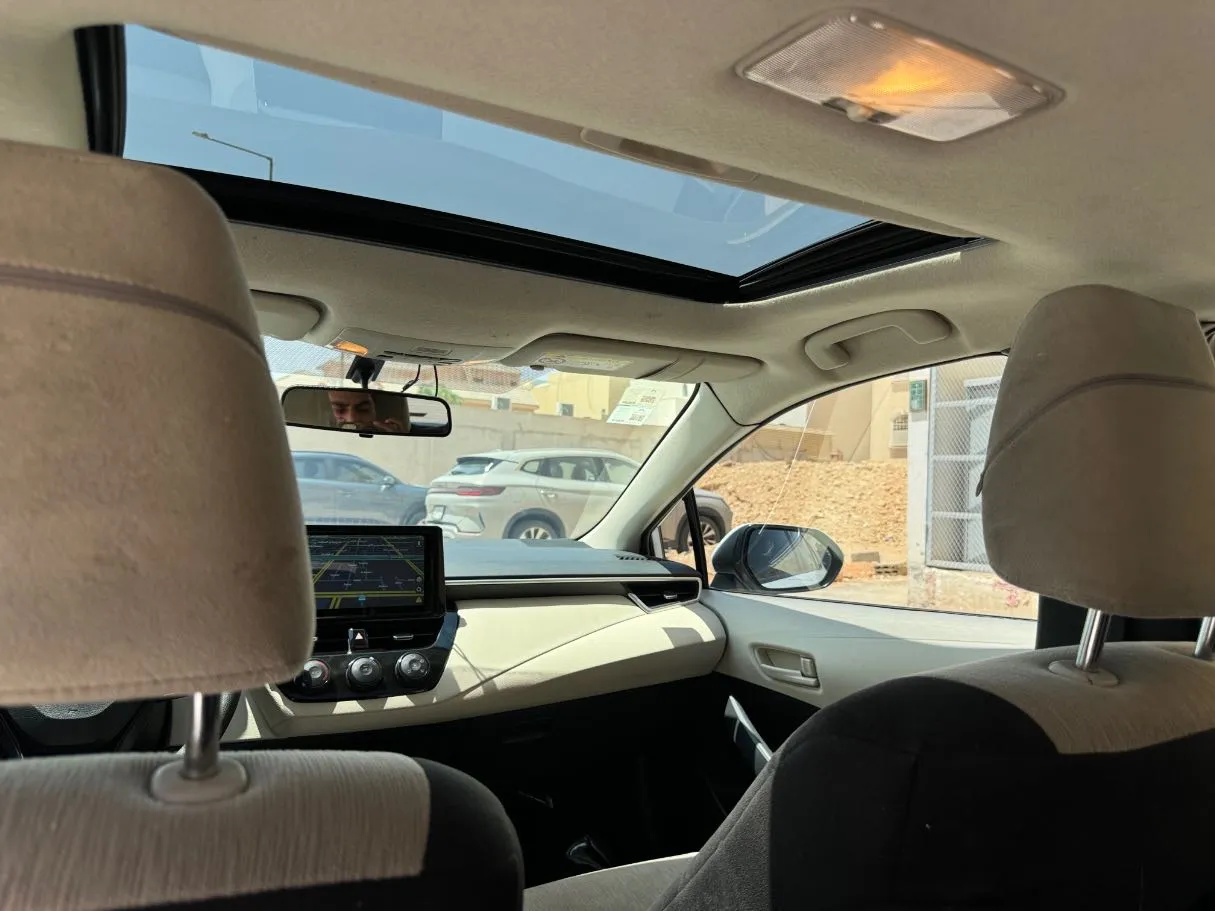 Car image 16