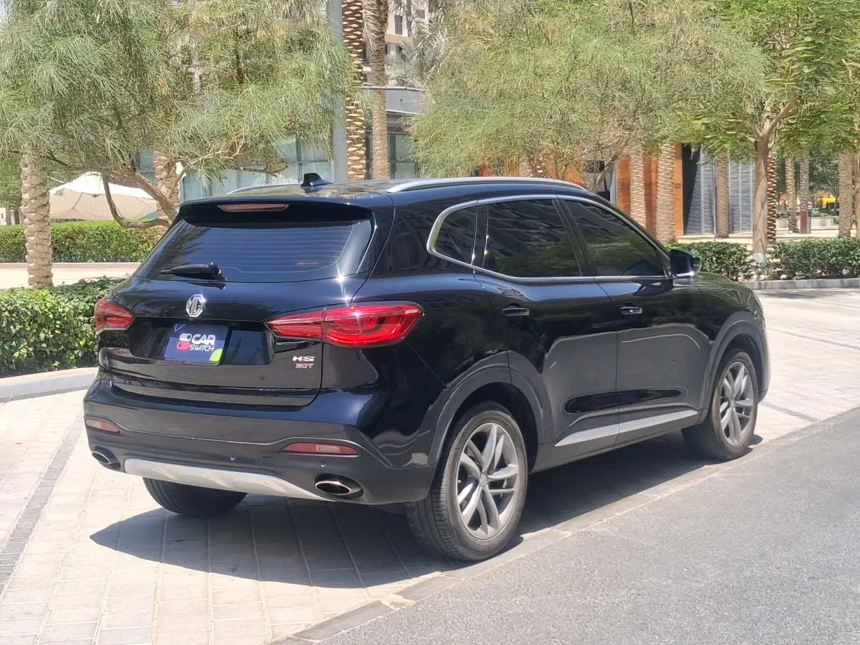 Car image 5