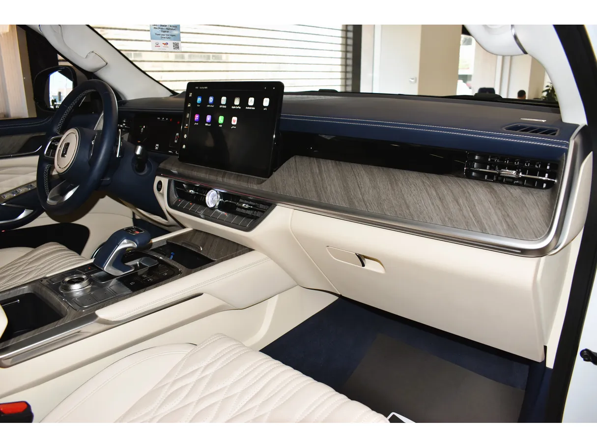 Car image 13