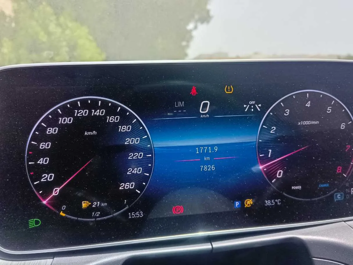 Car image 17