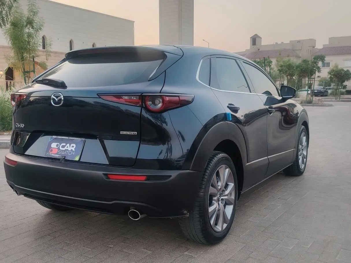 Car image 5