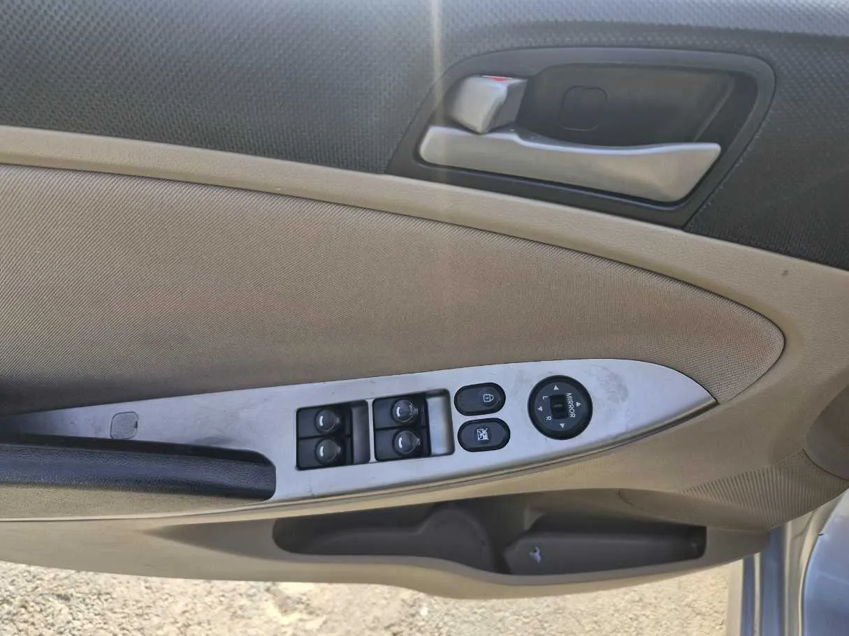 Car image 21