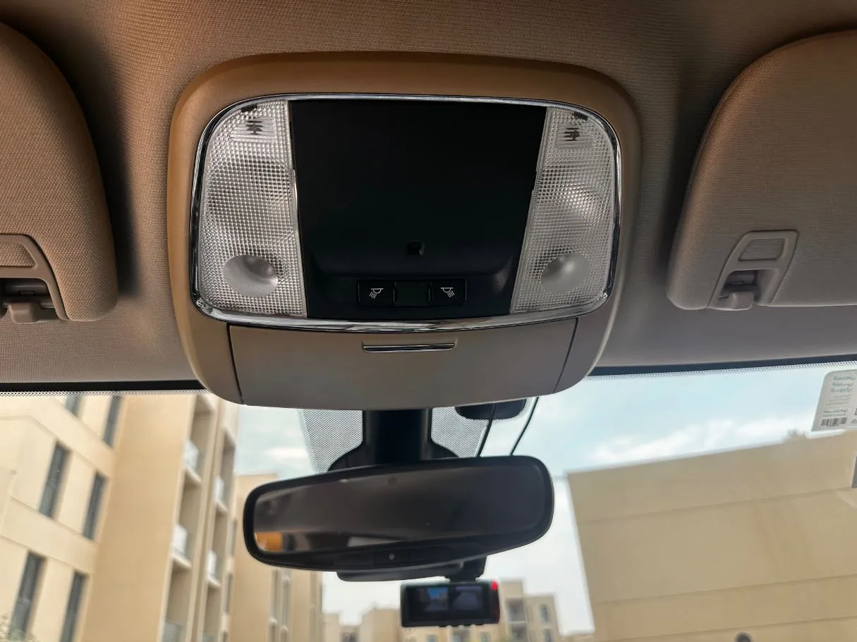 Car image 23