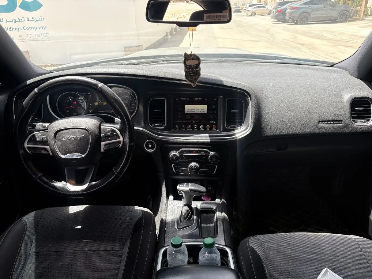 Car image 18
