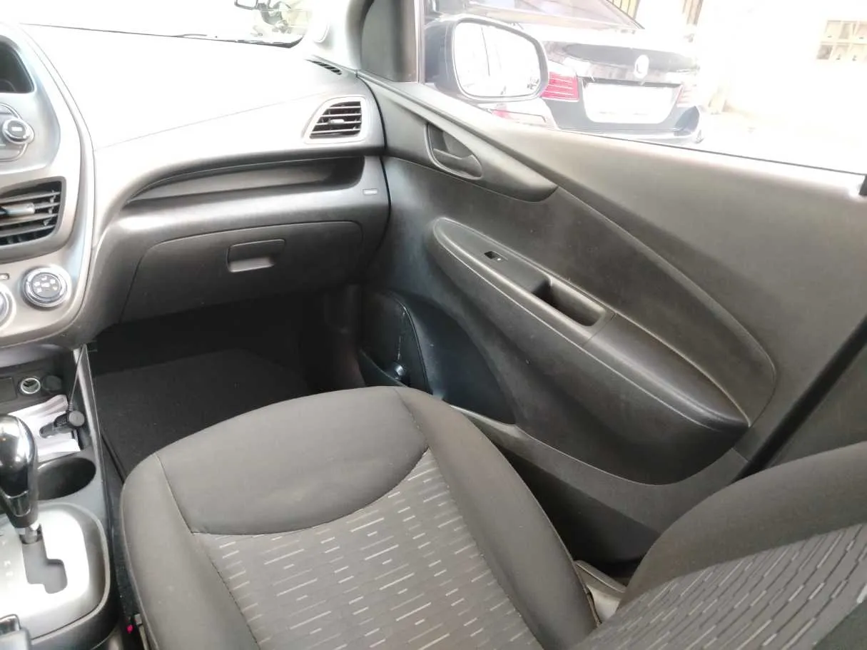 Car image 25