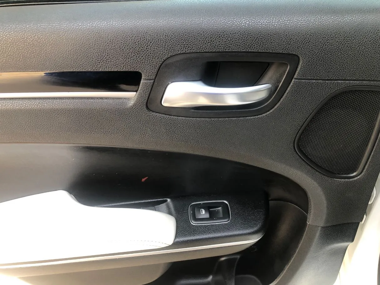 Car image 23