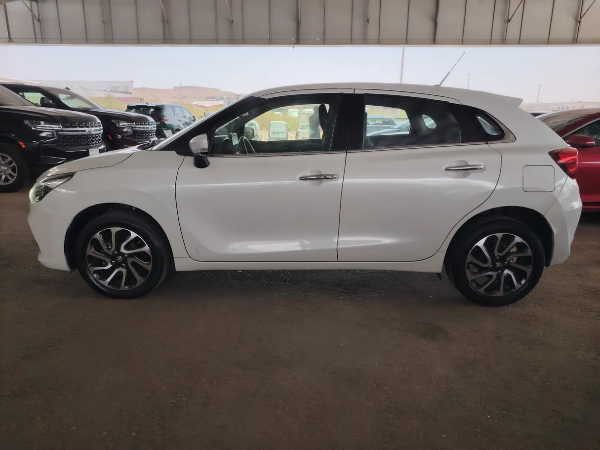 Car image 8
