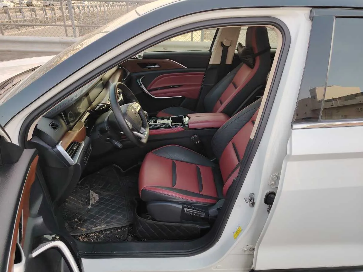 Car image 13