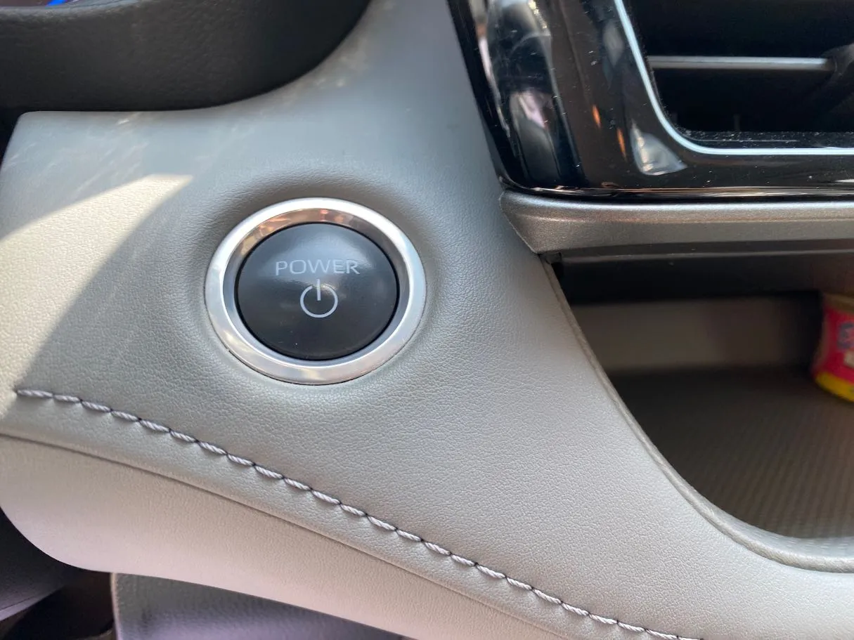Car image 23