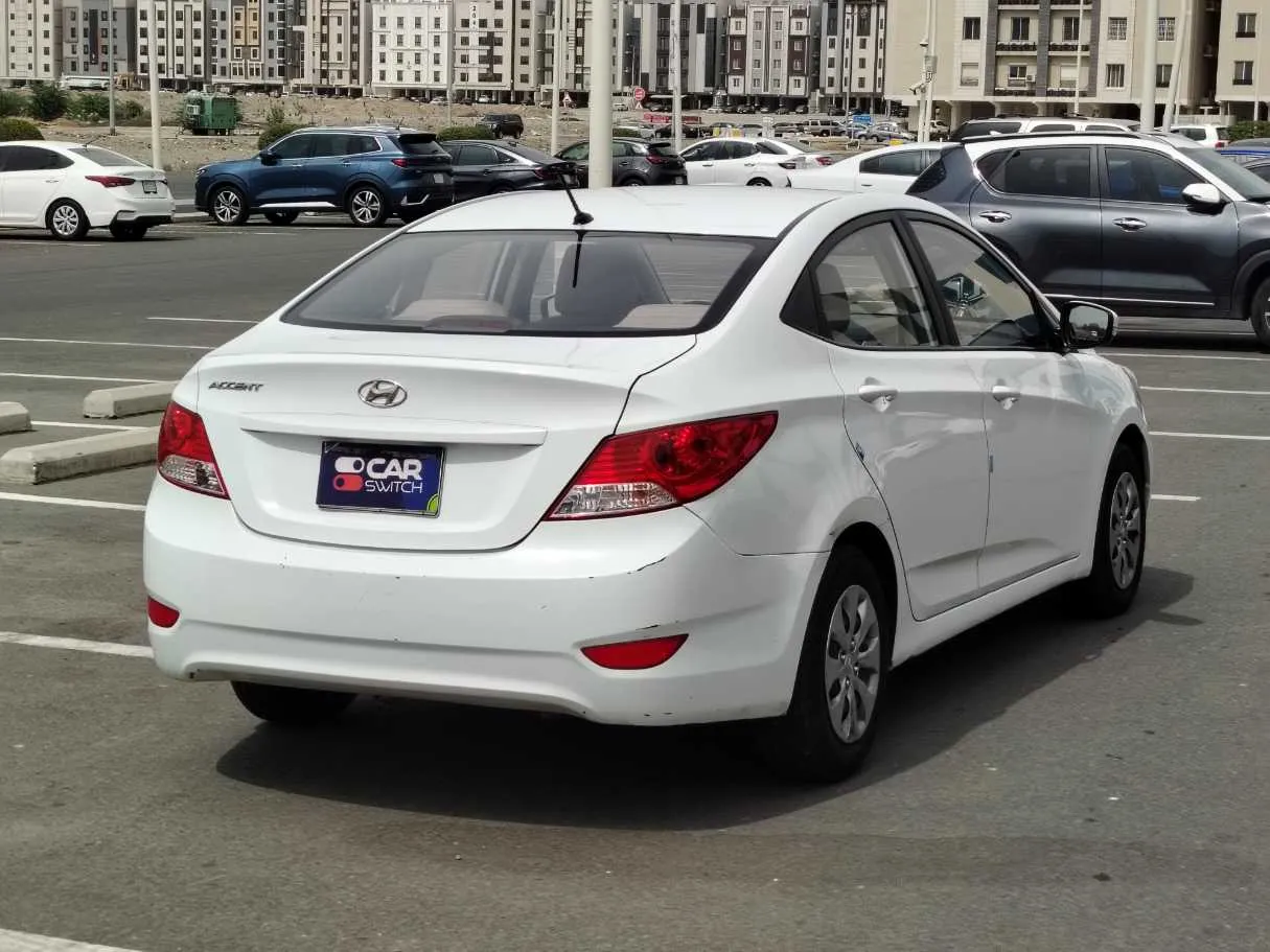 Car image 5