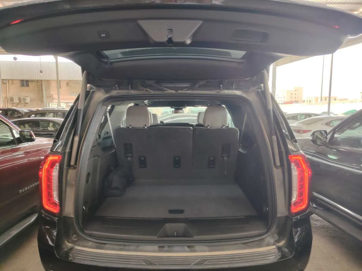 Car image 30