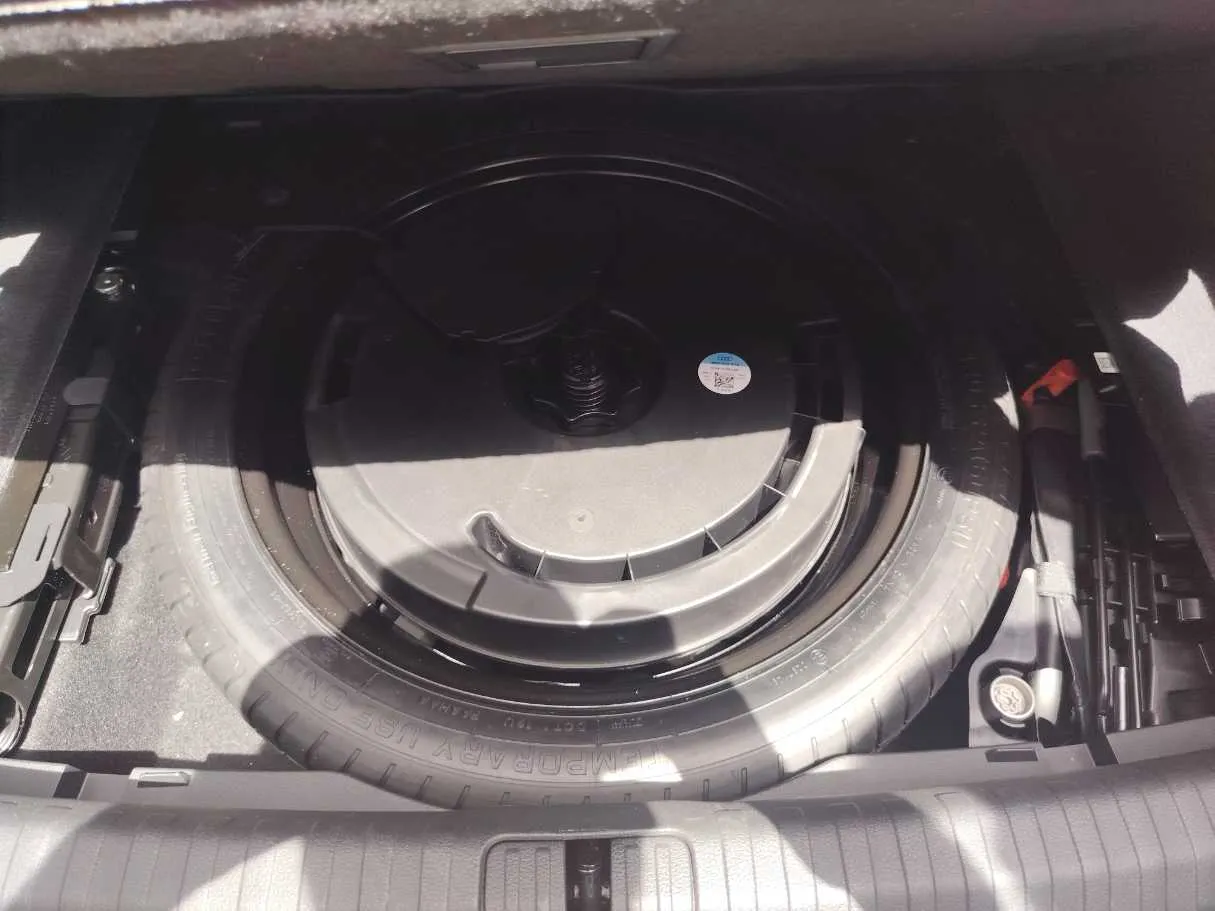 Car image 42
