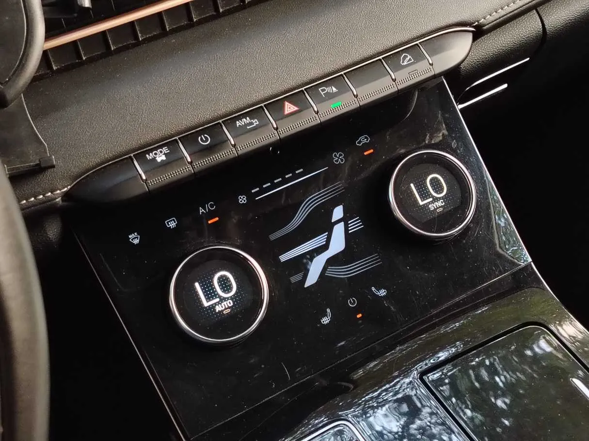 Car image 22