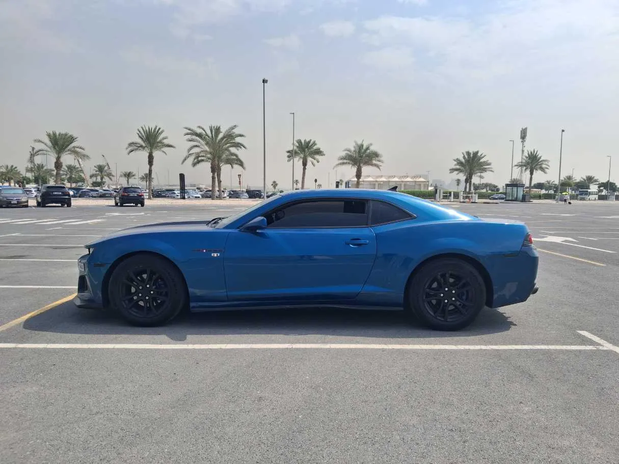 Car image 4