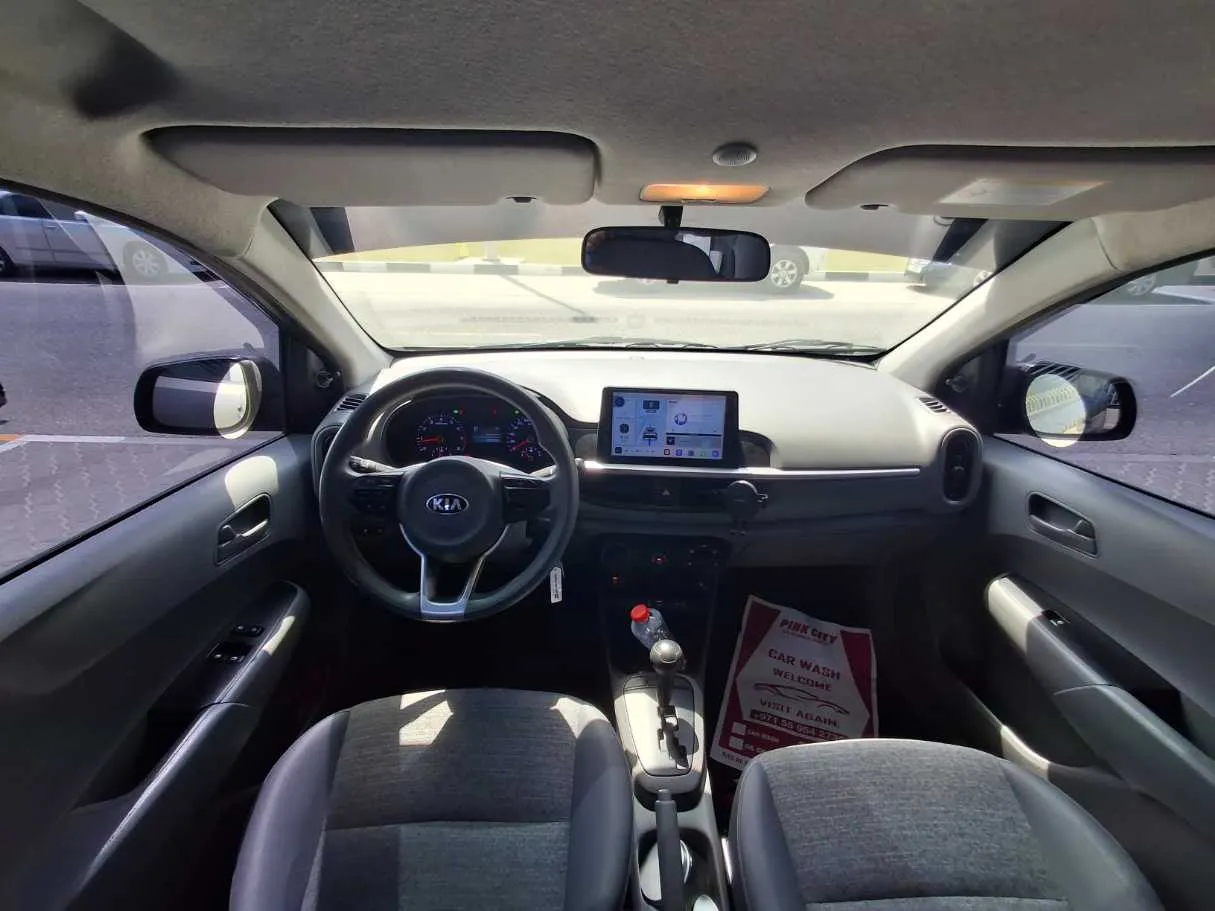 Car image 14