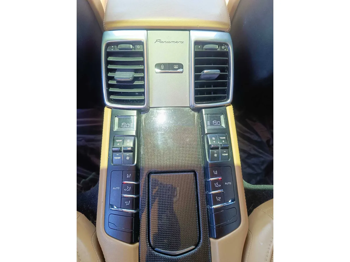Car image 36