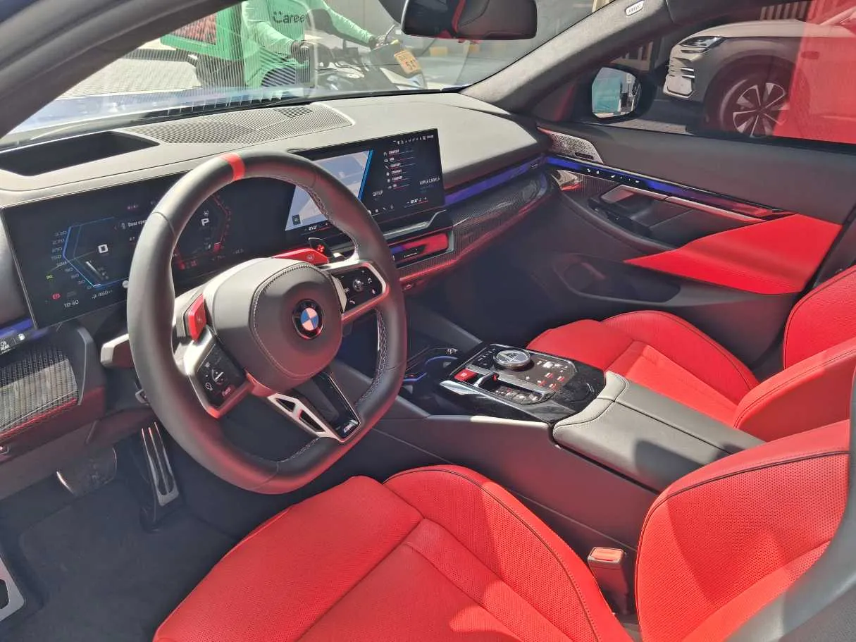 Car image 11