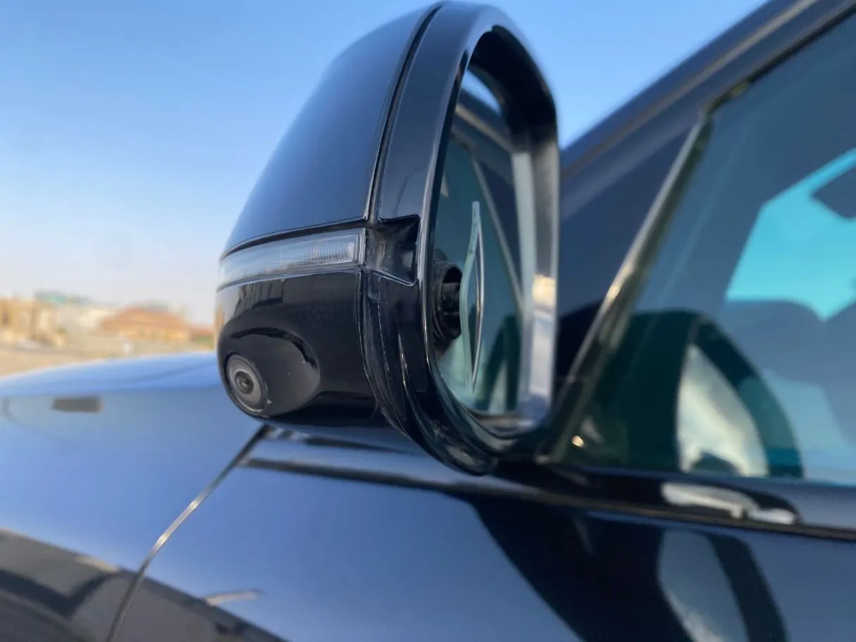Car image 28