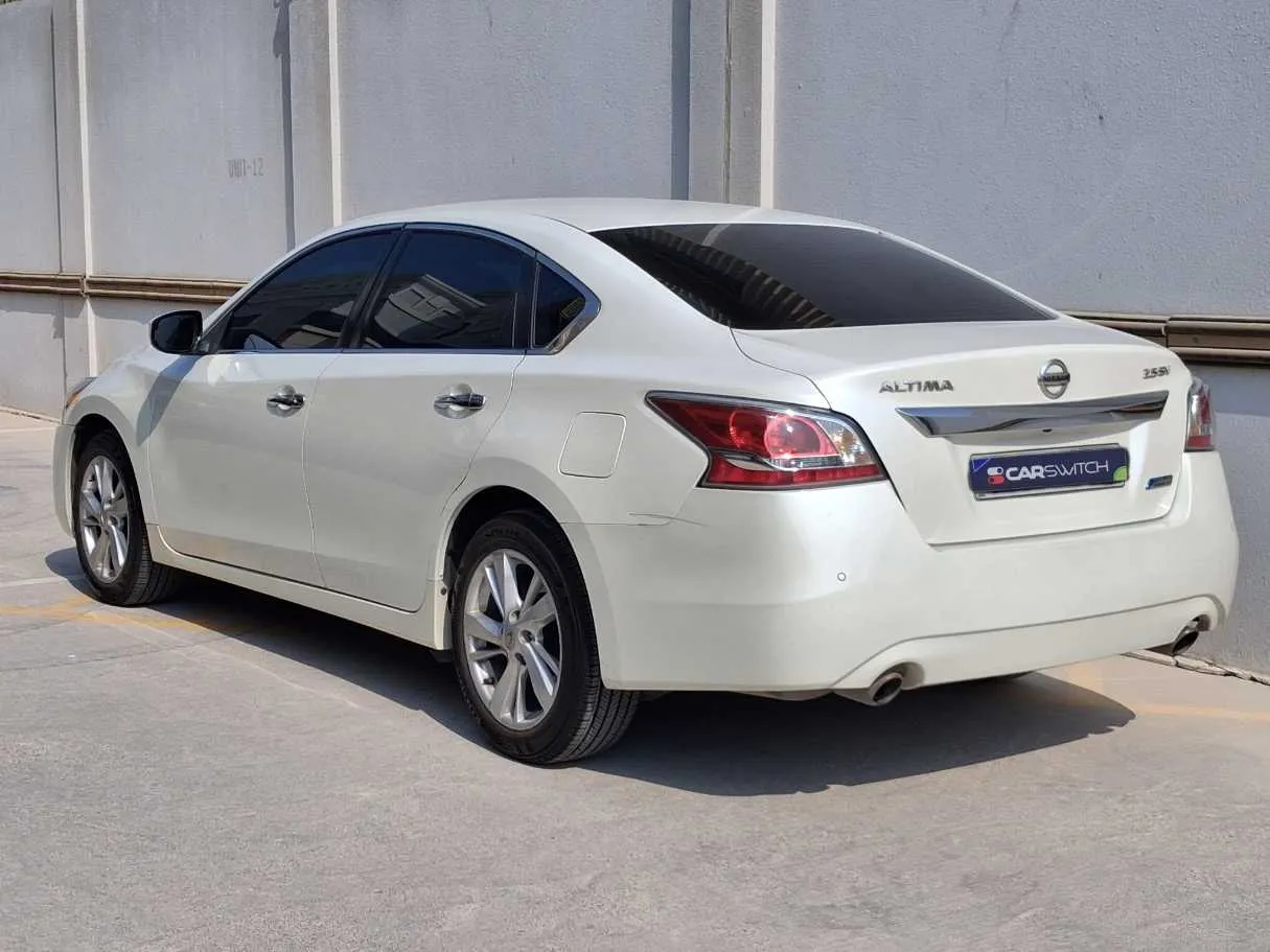 Car image 7