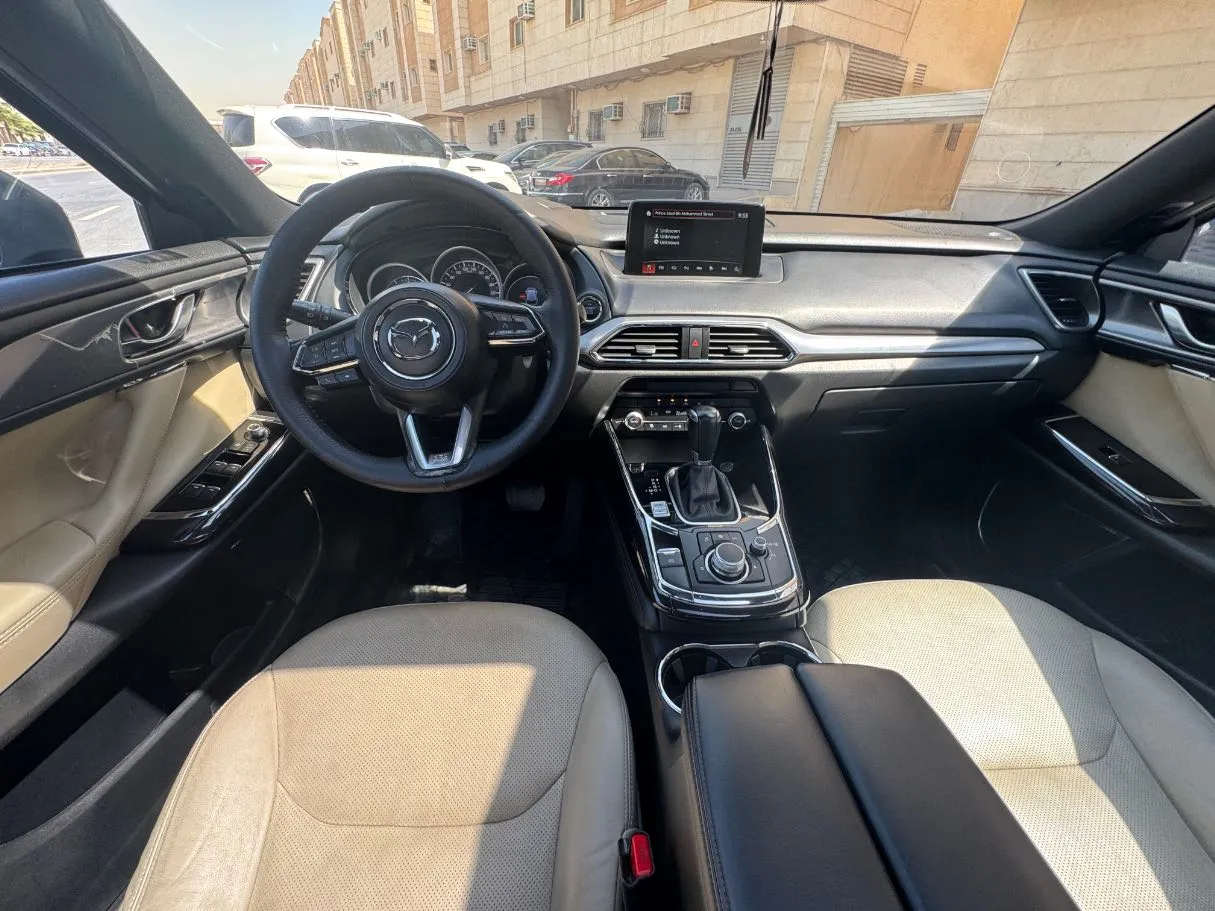 Car image 15