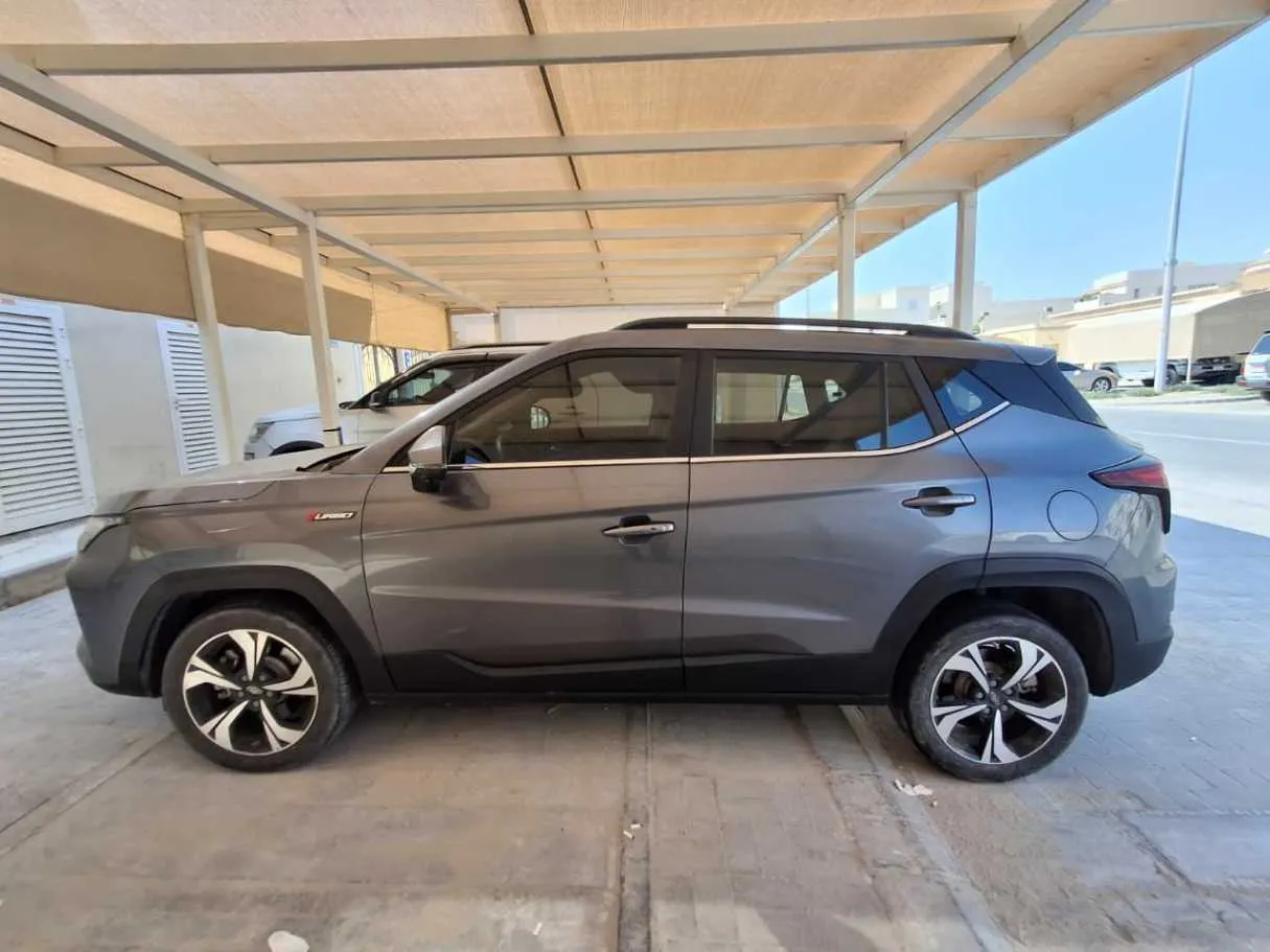 Car image 3