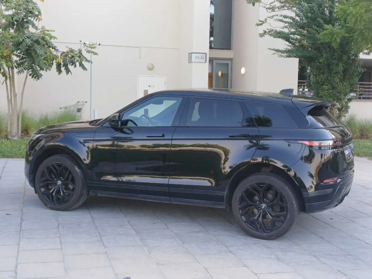 Car image 8