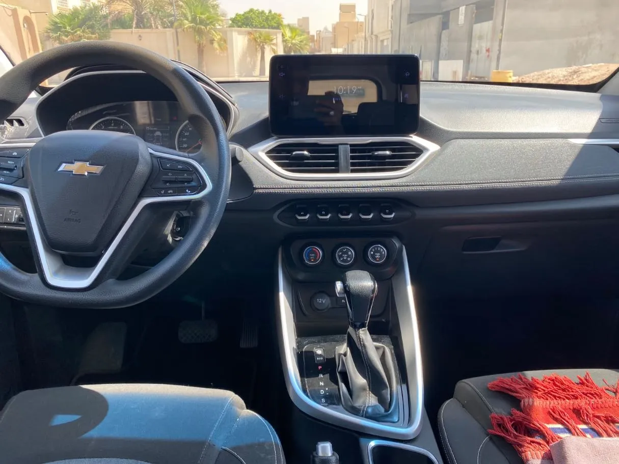 Car image 15