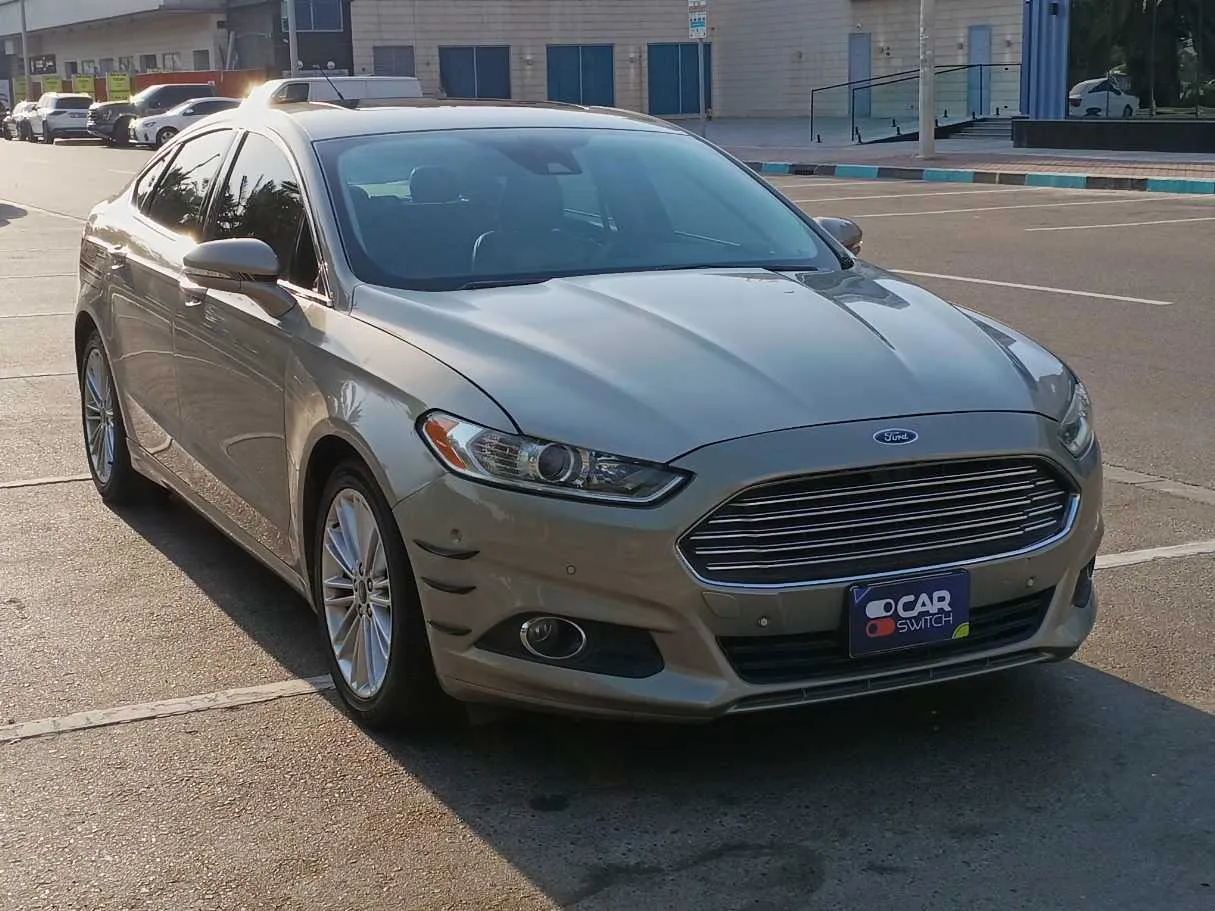Car image 3