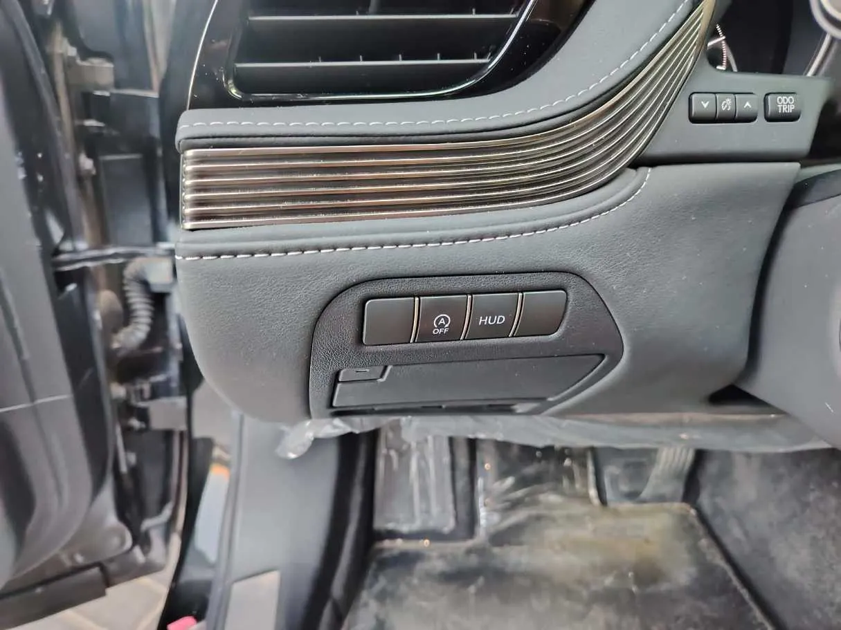 Car image 43