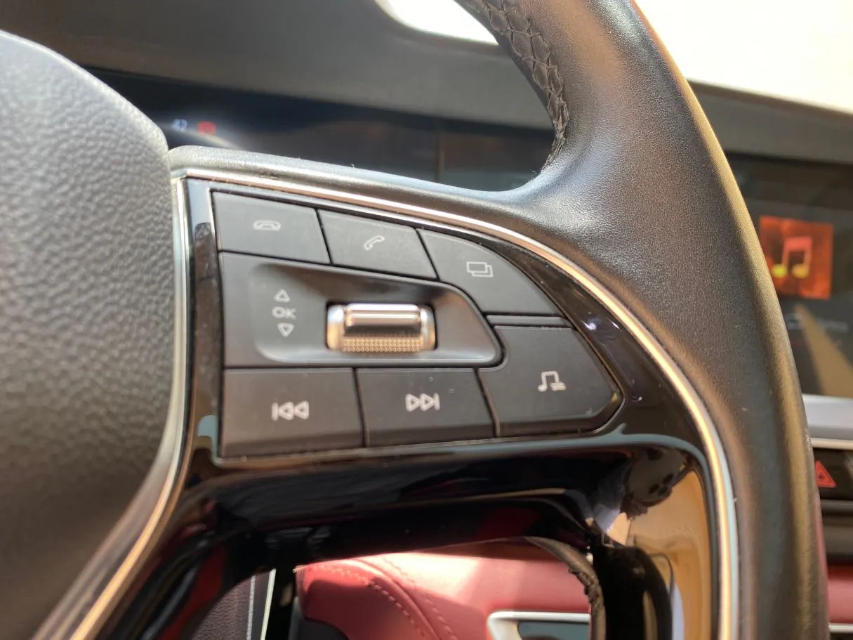 Car image 27