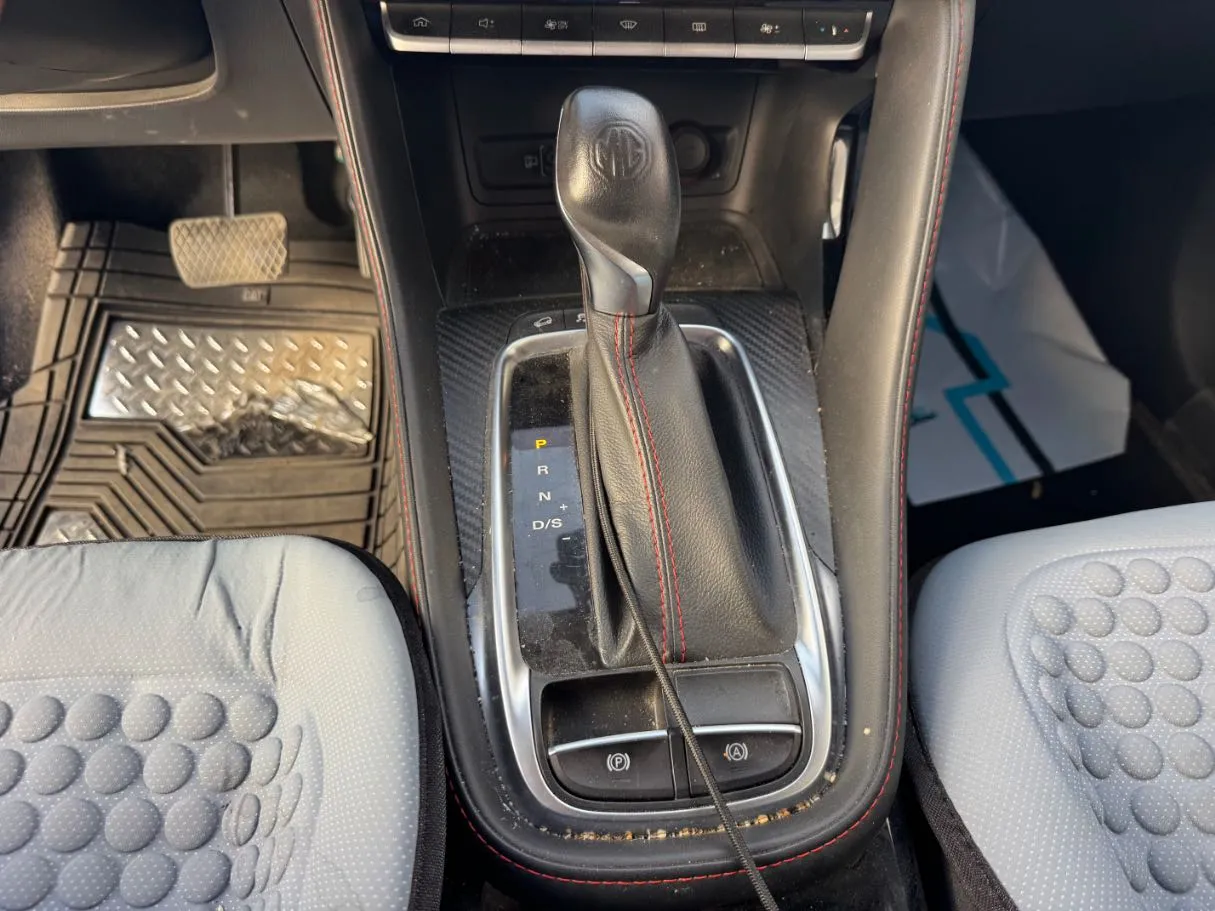 Car image 15