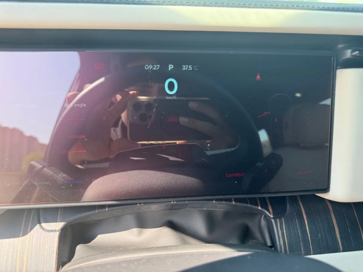 Car image 23