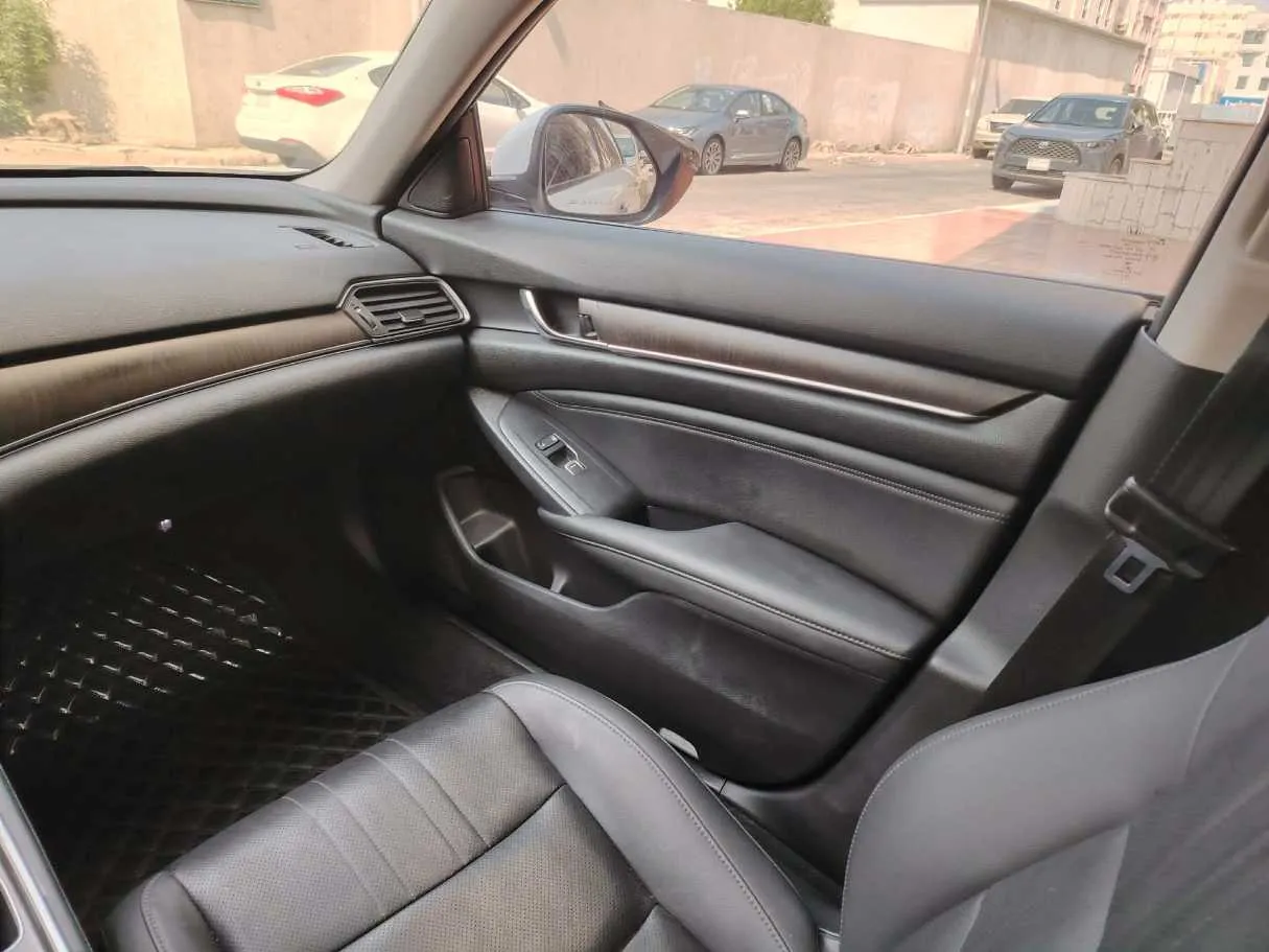 Car image 42