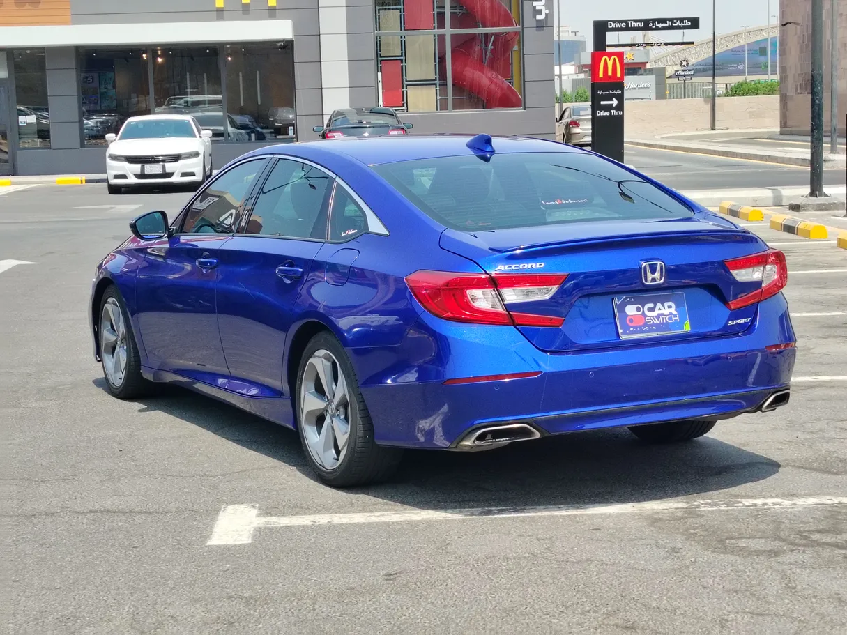 Car image 7