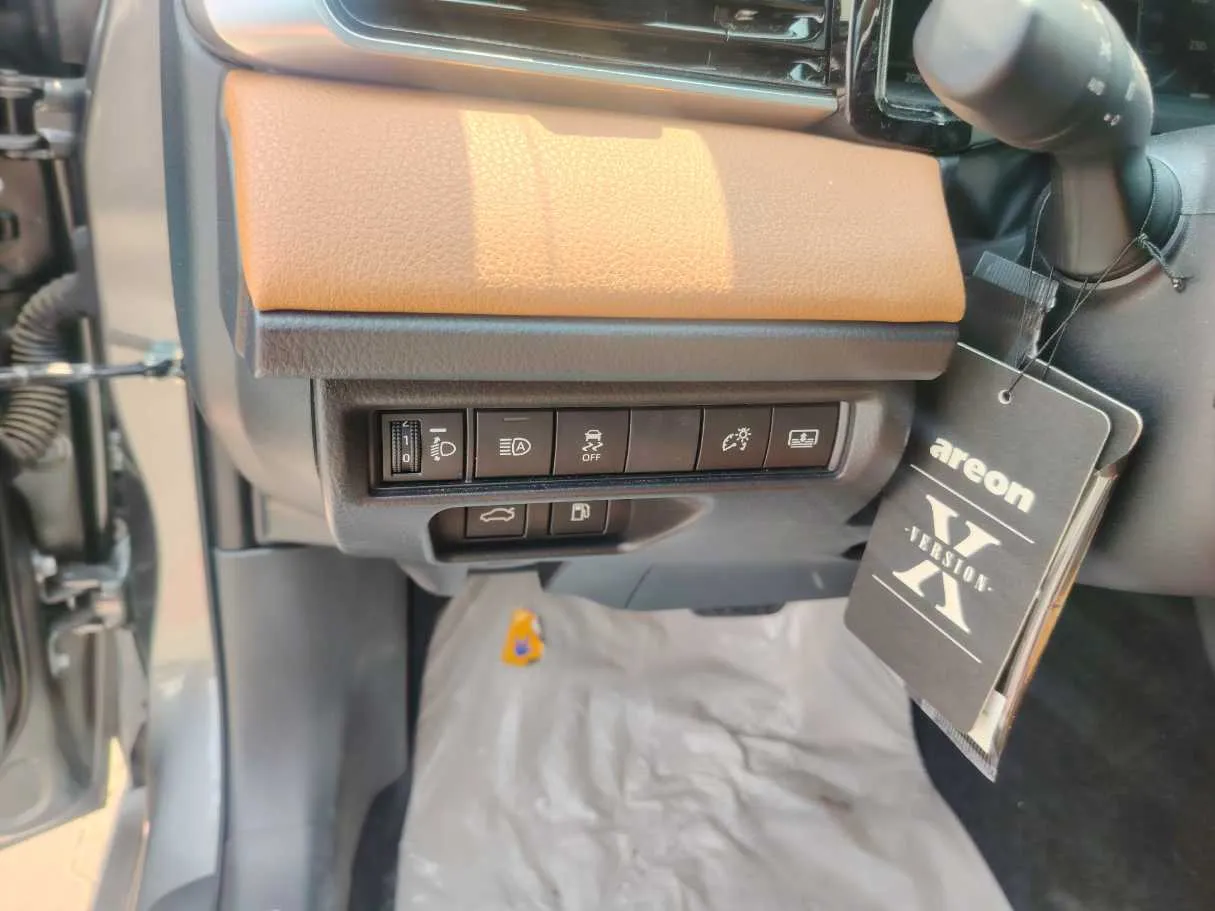 Car image 34