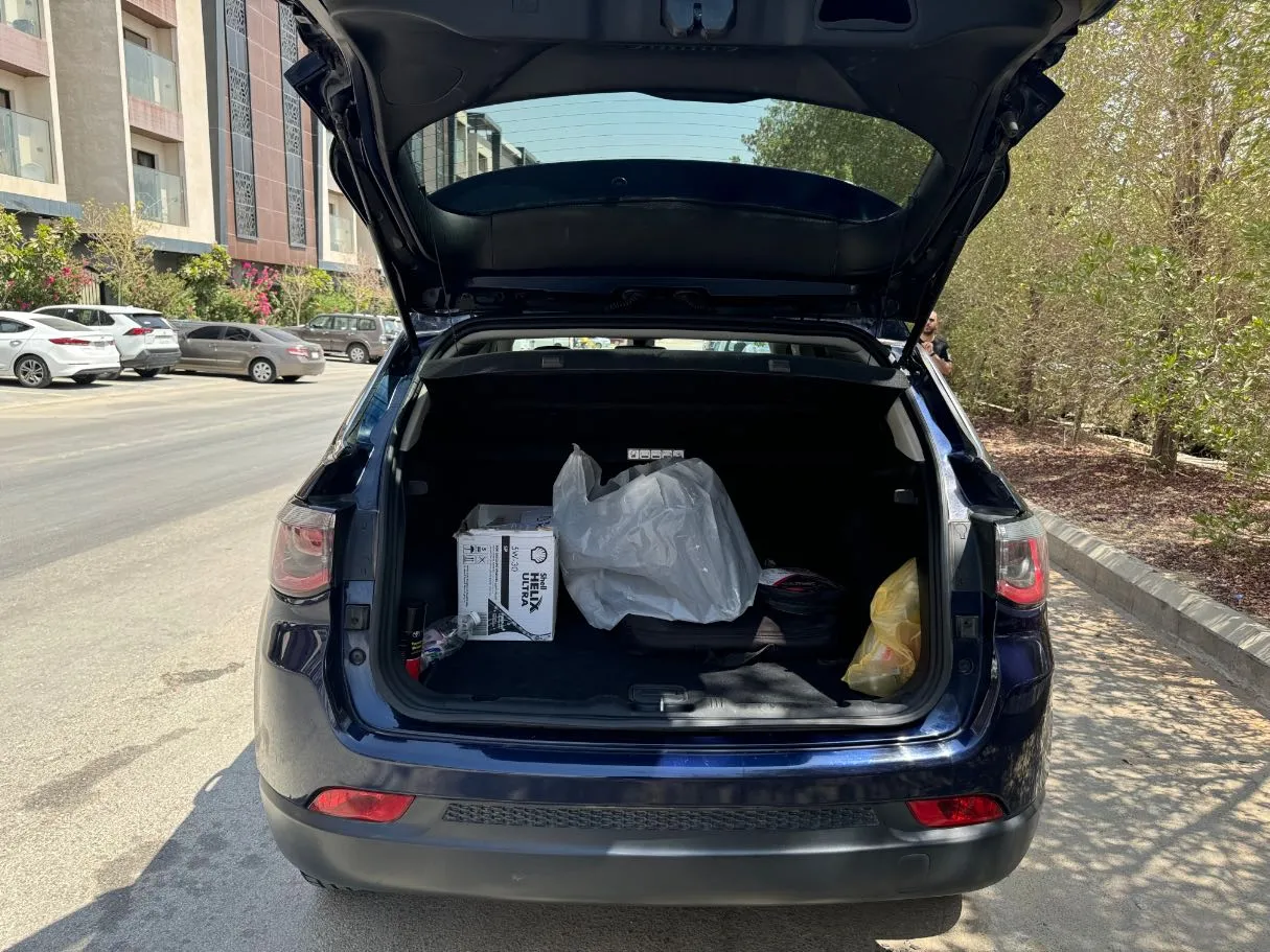 Car image 22