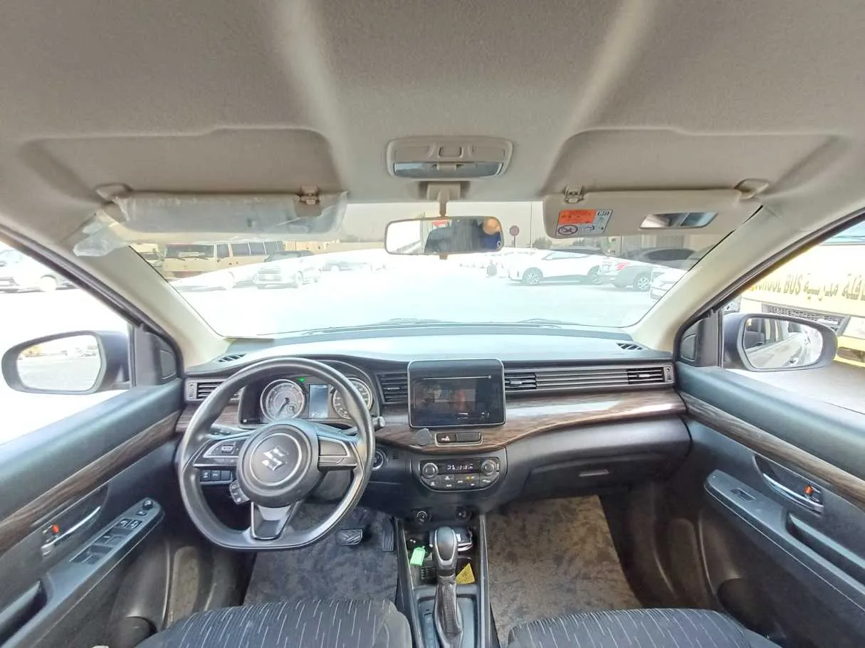 Car image 15