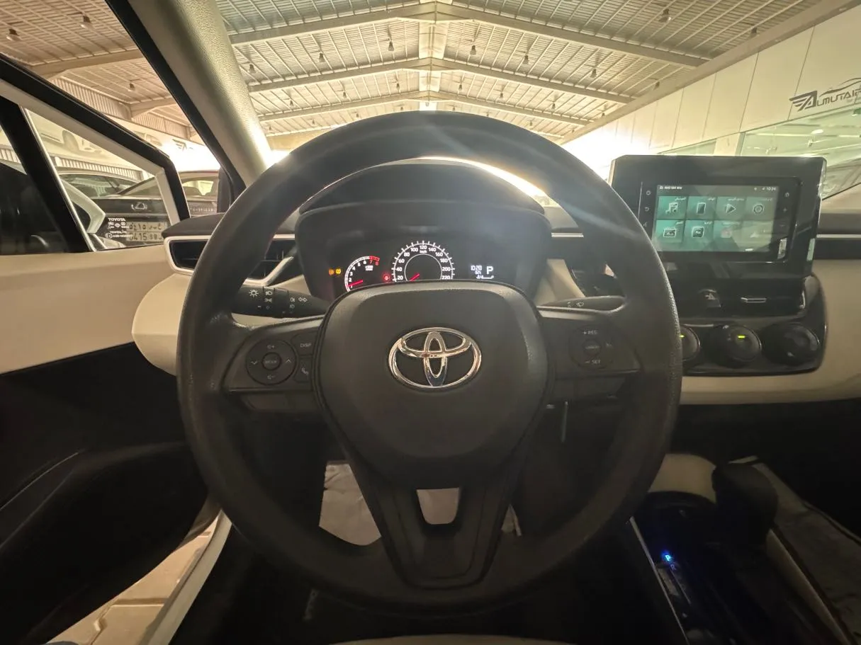 Car image 10